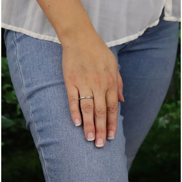 18k White Gold Antique Art Deco Patterned Band Ring Size 8 - Picture 3 of 6